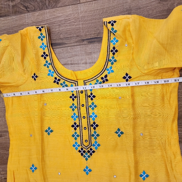 Indian suit - Picture 9 of 11